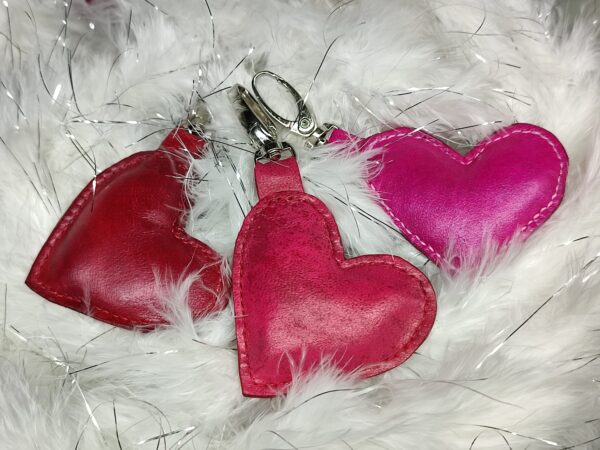 Talisman Amour – Cœur en cuir & quartz rose