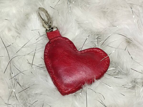 Talisman Amour – Cœur en cuir & quartz rose – Image 3